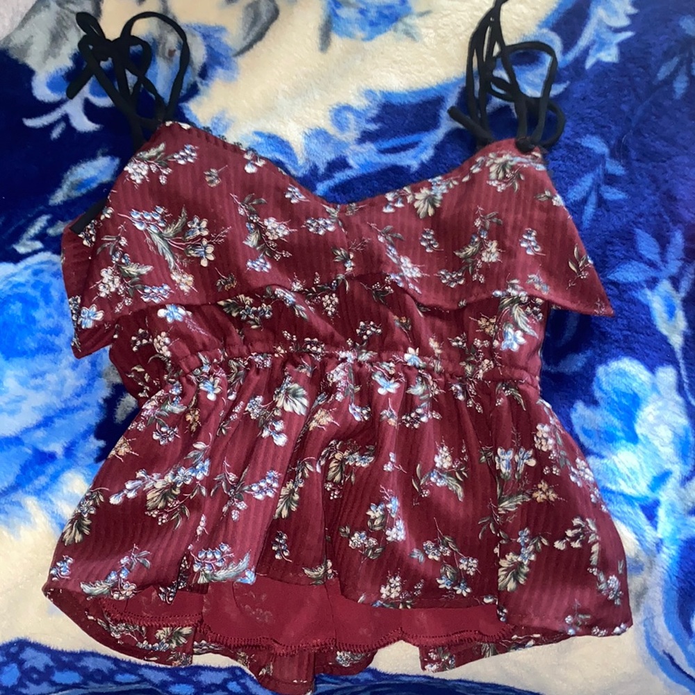 Burgundy Floral Top! Size Small! Not So Stretchy Material!